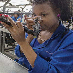 Lazare Kaplan fondea Industria de Diamantes en Botswana